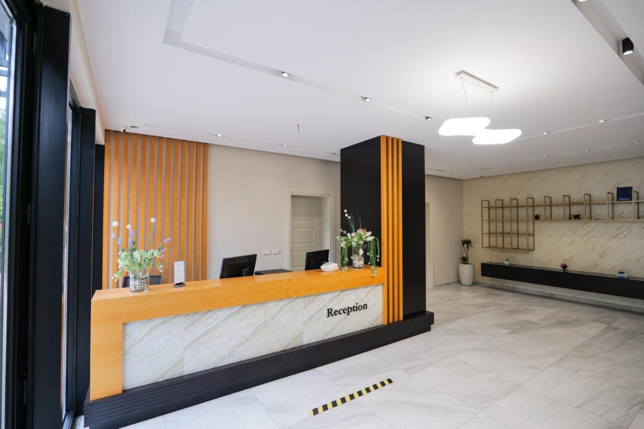 Hotel Roalb Radhimë Exteriör bild