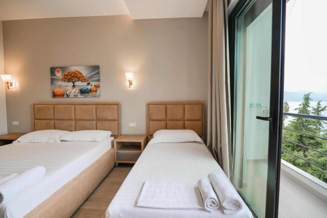 Hotel Roalb Radhimë Exteriör bild