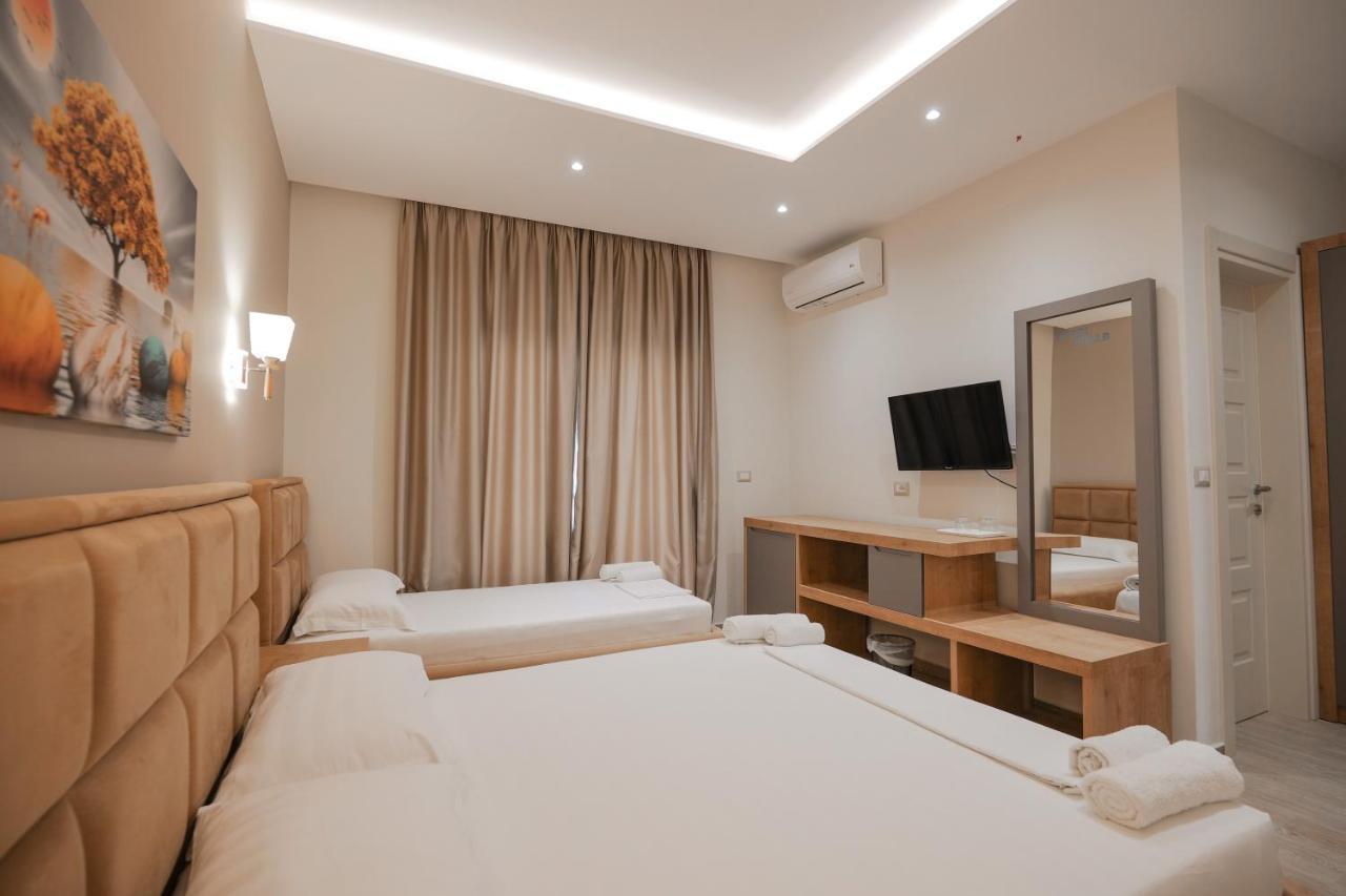 Hotel Roalb Radhimë Exteriör bild