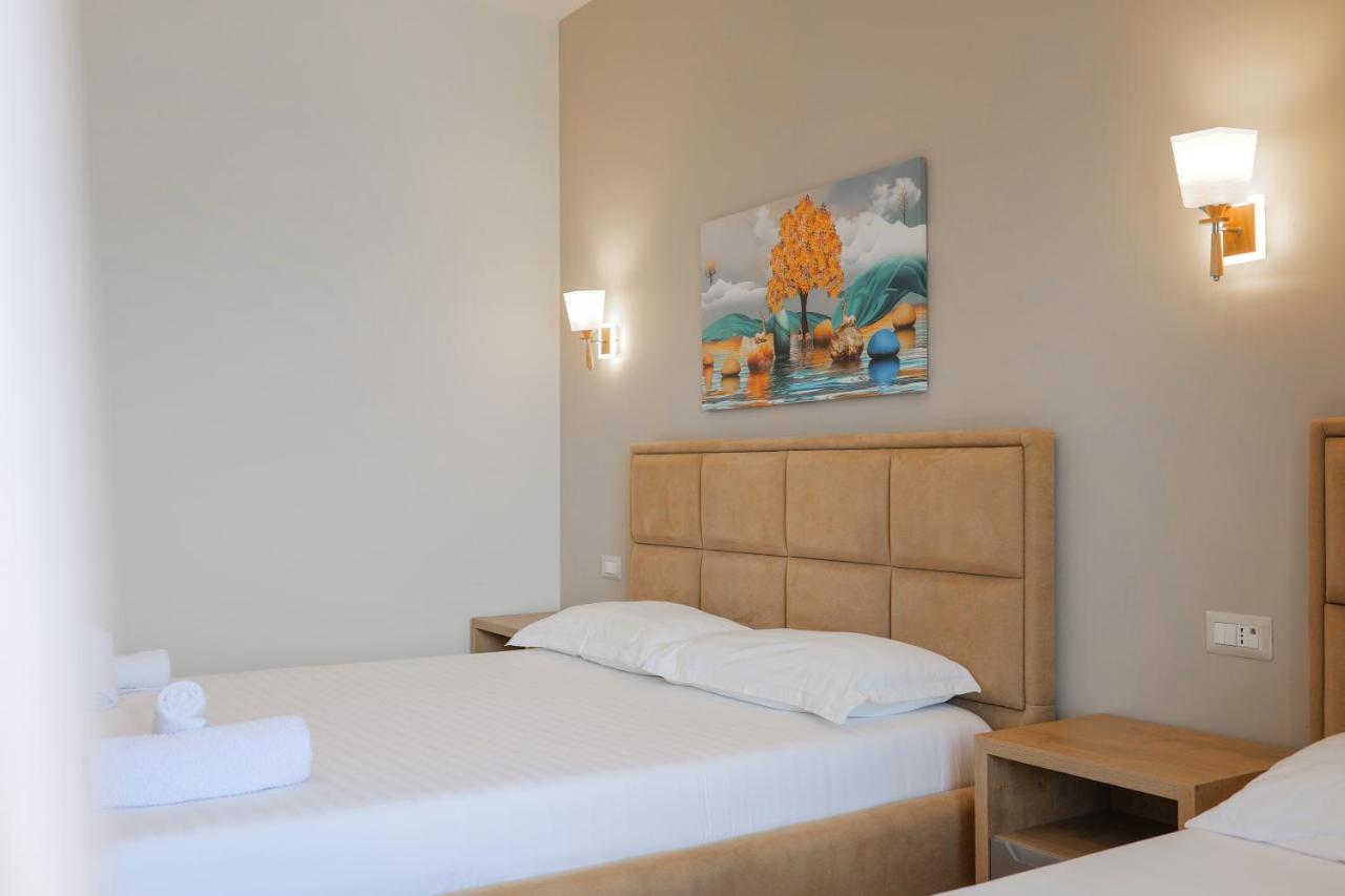 Hotel Roalb Radhimë Exteriör bild