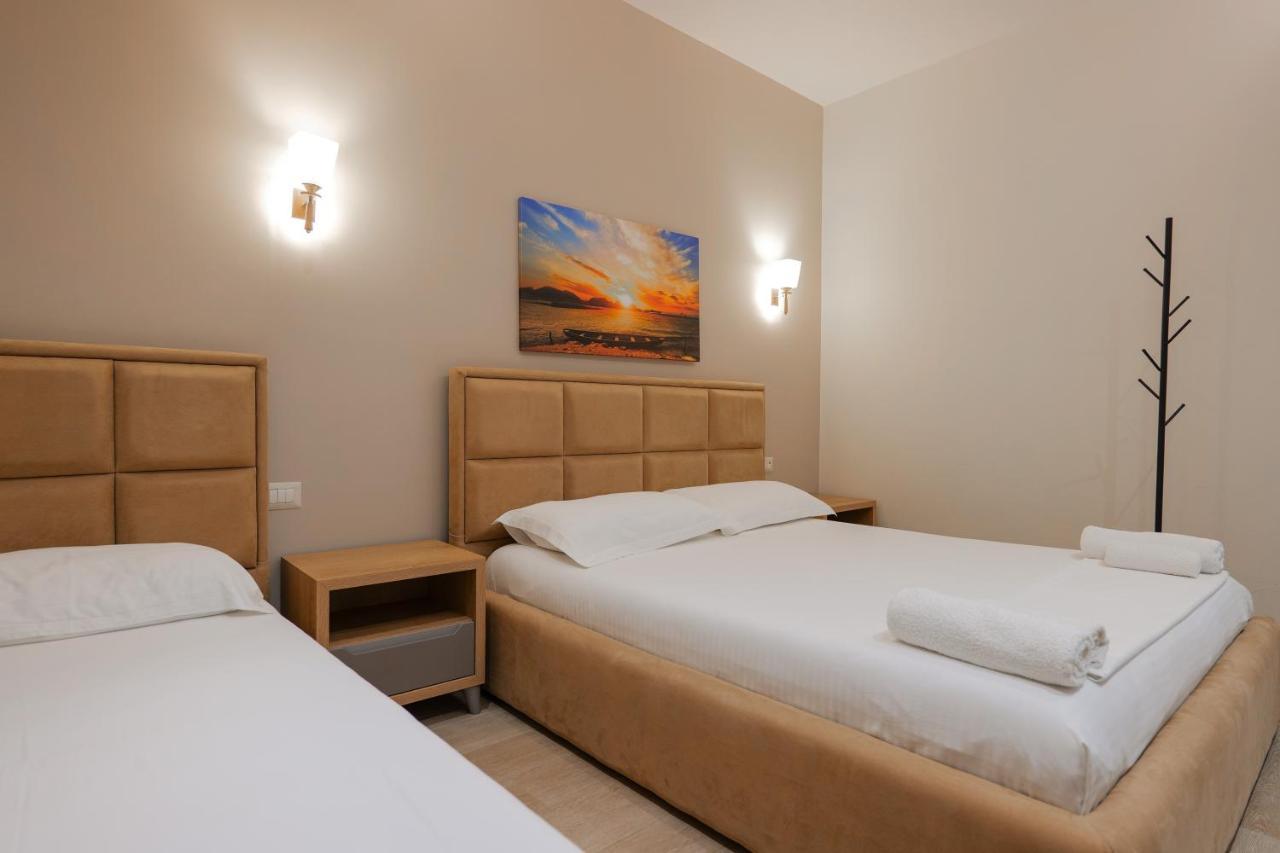 Hotel Roalb Radhimë Exteriör bild