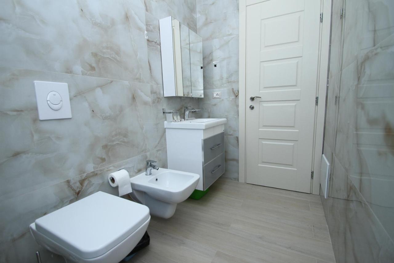 Hotel Roalb Radhimë Exteriör bild